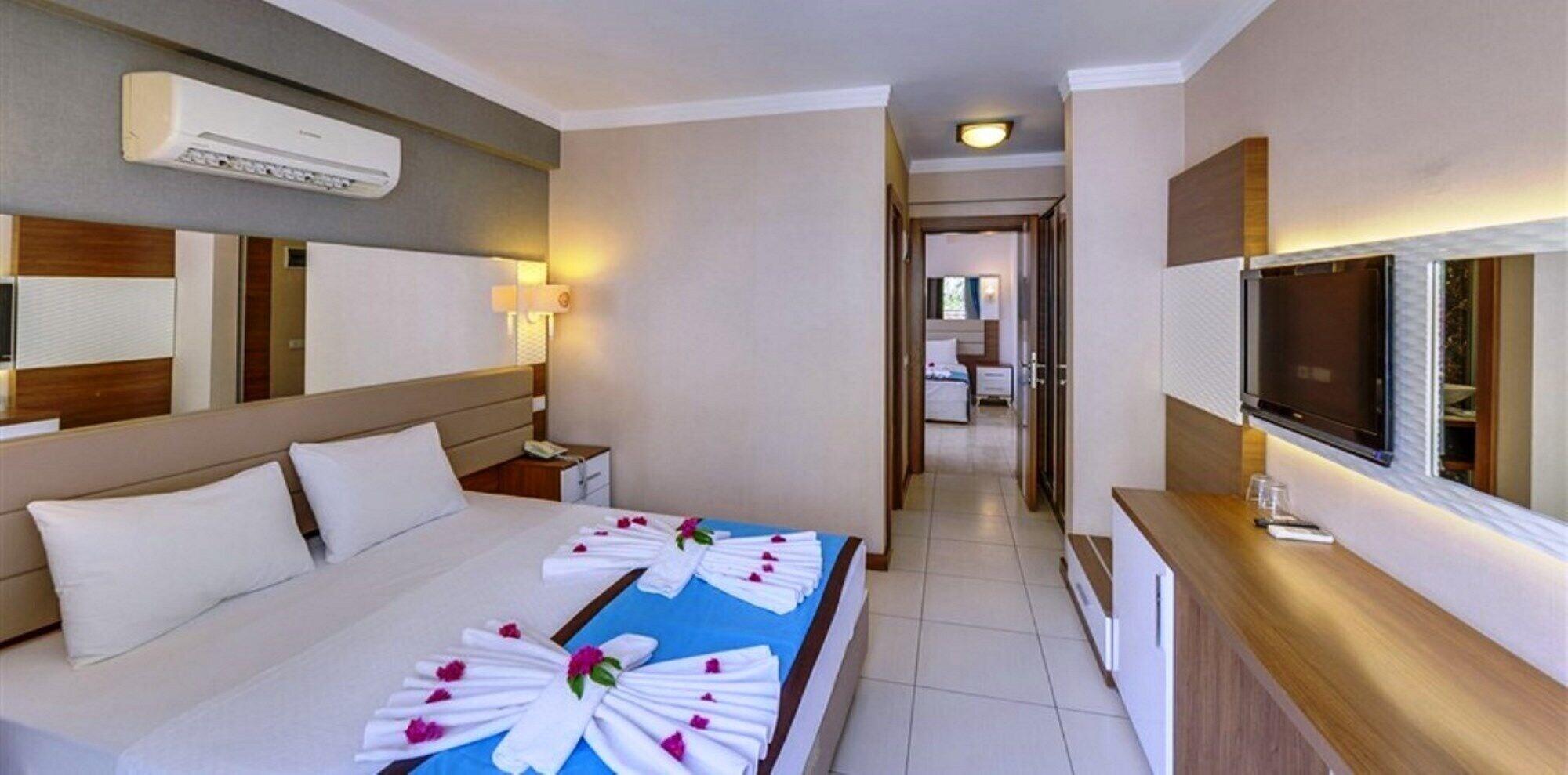 Marcan Resort Hotel โอลลุนเดนิซ ภายนอก รูปภาพ